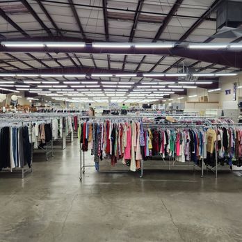 SNOWLINE THRIFT - PLACERVILLE - Updated December 2025 - 60 Photos