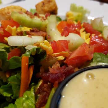Bullfish Grill - House salad with honey mustard dressing that was fantastic - Steakhouses Near Me - Pigeon Forge, Tennessee