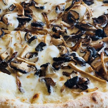 Il Fiora - Funghi Pizza!! - Italian Near Me - Buena Park, California