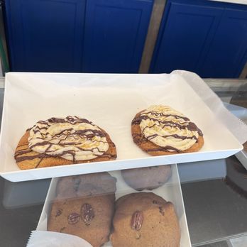 Ladybread Bakery - Yummy goodness, cookie with icing - Desserts Near Me - Coos Bay, Oregon Ladybread Bakery - Yummy goodness, cookie with icing - Desserts Near Me - Coos Bay, Oregon