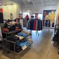 Osage Beach Outlet Marketplace - Under Armour outlet