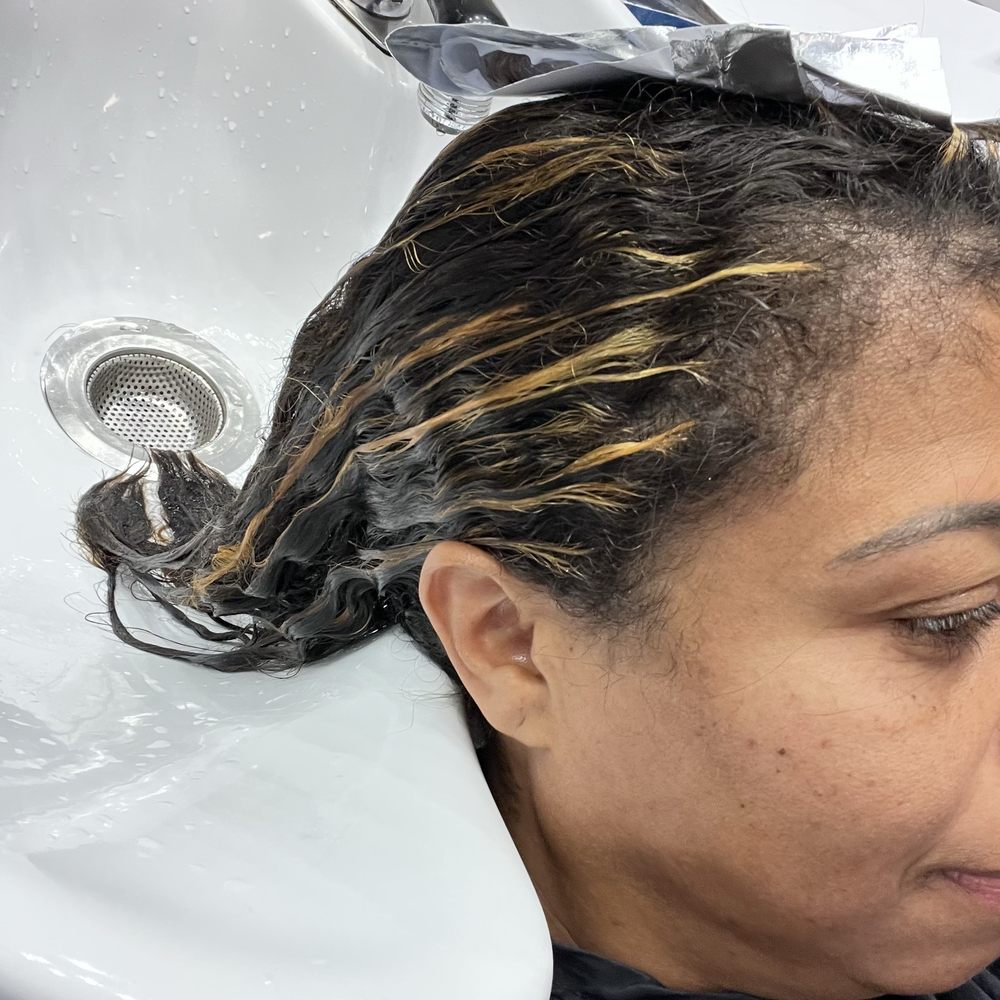 Natura Spa - I got my first highlight in my hair and it was wonderful. I highly recommend this place. - Day Spas Near Me - Astoria, New York Natura Spa - I got my first highlight in my hair and it was wonderful. I highly recommend this place. - Day Spas Near Me - Astoria, New York