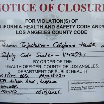 Chris' & Pitt's - Closure notice closeup - Barbeque Near Me - Bellflower, California