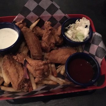 Birchmere - Basket of wings - Music Venues Near Me - Alexandria, Virginia