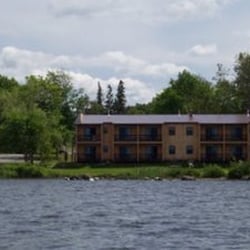 Chalet Moosehead Lakefront Motel - Deluxe building at the Chalet Moosehead