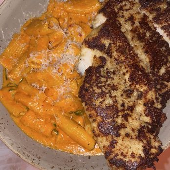 Jay Luigi - Vodka rigatoni w crispy chicken - Pizza Near Me - Tampa, Florida Jay Luigi - Vodka rigatoni w crispy chicken - Pizza Near Me - Tampa, Florida