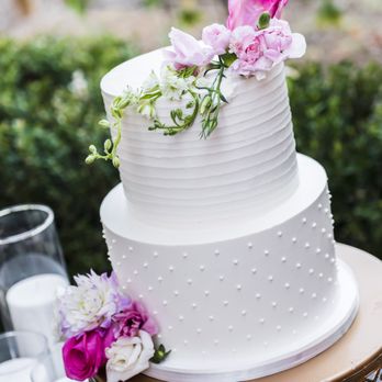 Blooming Events Florist - Fresh florals on our cake. - Florists Near Me Blooming Events Florist - Fresh florals on our cake. - Florists Near Me