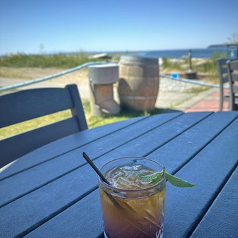 Packers Kitchen + Bar - Decent cocktail, nice view - Seafood Near Me - Blaine, Washington