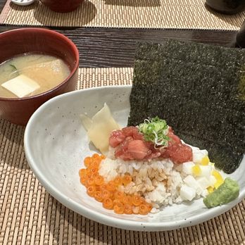 Hana Izumi - Fatty tuna Chirashi bowl - Japanese Near Me - Millbrae, California
