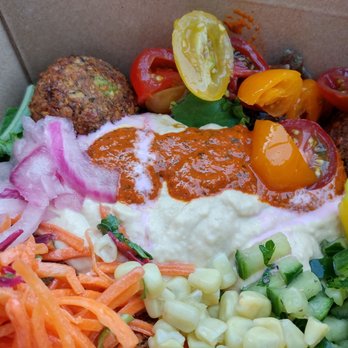 Bo’s - Colorful bowl broiling with vegetables - Sandwiches Near Me - Bend, Oregon