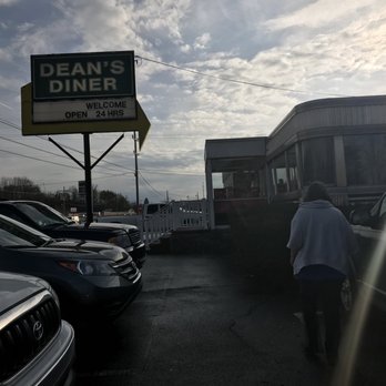 Dean's Diner - Parking Lot - Diners Near Me - Blairsville, Pennsylvania