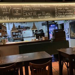 Estación 27 - The inside of the restaurant
