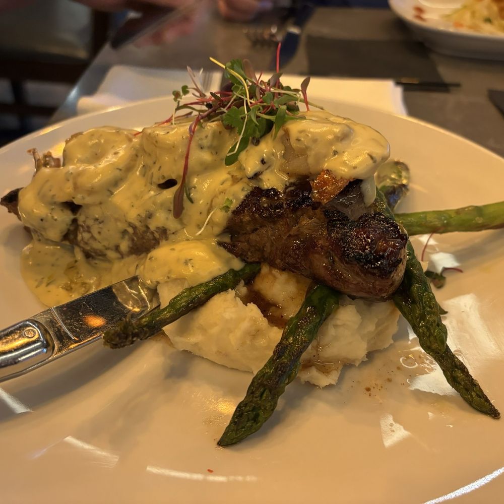 22TEN Kitchen Cocktails - Sirloin Blue - Salad Near Me - Sioux Falls, South Dakota