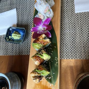 Sushi Chef - California Roll & Caterpillar Roll - Sushi Bars Near Me - San Francisco, California Sushi Chef - California Roll & Caterpillar Roll - Sushi Bars Near Me - San Francisco, California