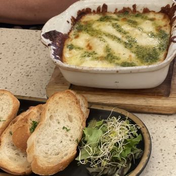 Pirilo - Chicken lasagna with bread - Pizza Near Me - San Juan, Puerto Rico Pirilo - Chicken lasagna with bread - Pizza Near Me - San Juan, Puerto Rico