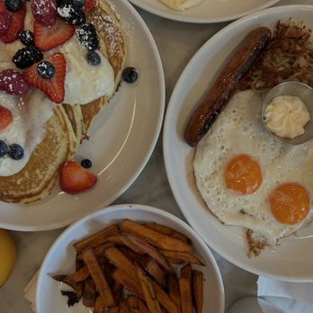 Cupitol Coffee & Eatery - Coffee & Tea Near Me - Chicago, Illinois