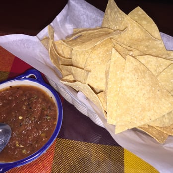 Restaurant Mole Del Rey - Chips and Salsa - Mexican Near Me - Bell, California Restaurant Mole Del Rey - Chips and Salsa - Mexican Near Me - Bell, California