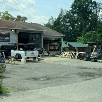 Henley's Truck Accessory Store - Front View - Auto Parts & Supplies Near Me - Edinburg, Pennsylvania