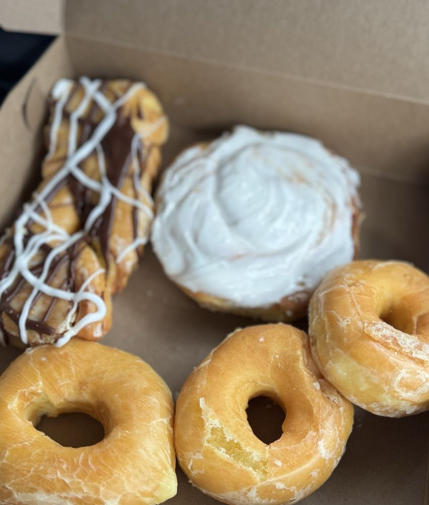 Hadorn's Bakery Logo