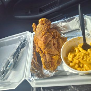 1930 Classic Kitchen - Monstrous pork chop and msg mac - American Near Me - Kansas City, Kansas