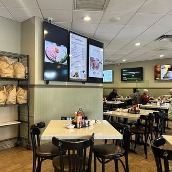 Marian's Bagels - Inside seating area - Bagels Near Me - Plantation, Florida Marian's Bagels - Inside seating area - Bagels Near Me - Plantation, Florida