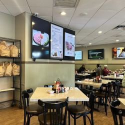Marian's Bagels - Inside seating area
