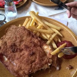 Landgasthof Drei Linden - Saftiges Schnitzel Cordon bleu (vom Schwein) mit Pommes für ca. 10€