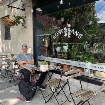 Rosecrans - Shady outdoor seating - Cafes Near Me - New York, New York Rosecrans - Shady outdoor seating - Cafes Near Me - New York, New York