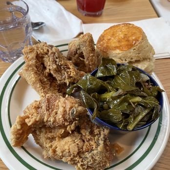 Pies 'n' Thighs - Fried Chicken Box with Smoked Pork Collard Greens - Southern Near Me - Brooklyn, New York Pies 'n' Thighs - Fried Chicken Box with Smoked Pork Collard Greens - Southern Near Me - Brooklyn, New York