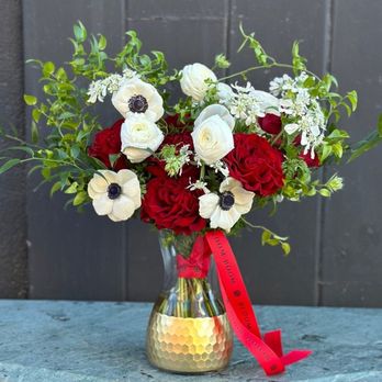 Bloom Boom - I Love New York -- A Romantic Arrangement with Heart Roses - Florists Near Me - West Hollywood, California Bloom Boom - I Love New York -- A Romantic Arrangement with Heart Roses - Florists Near Me - West Hollywood, California