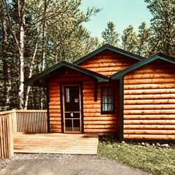 Mangy Moose Trailside Lodge