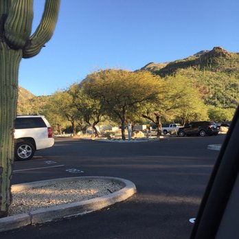 Ventana Canyon Hiking Trail - The resort parking lot for its guests.. - Hiking Near Me - Tucson, Arizona Ventana Canyon Hiking Trail - The resort parking lot for its guests.. - Hiking Near Me - Tucson, Arizona