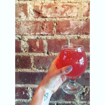 Pouring Glory - Blood orange kombucha mimosa - Beer Bar Near Me - Fort Worth, Texas