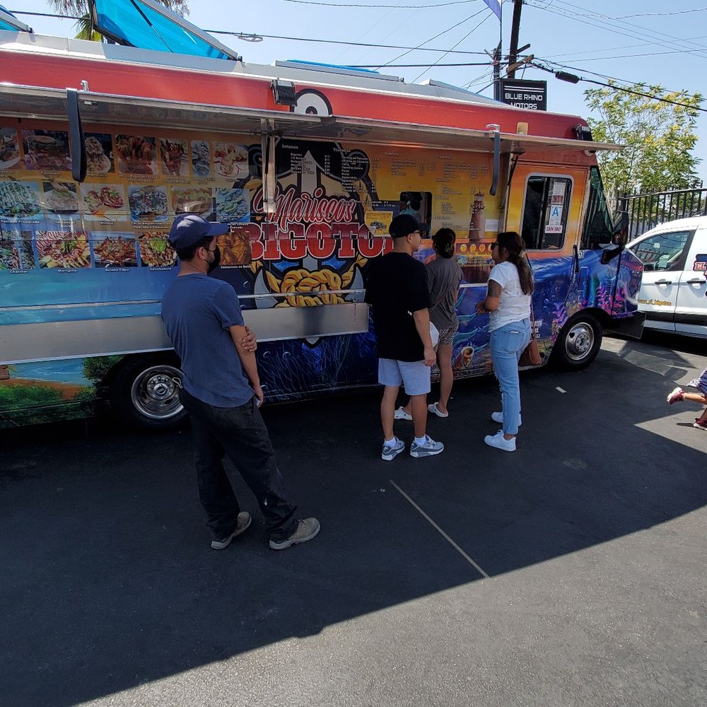 Mariscos El Bigotón - The food truck - Seafood Near Me - Pacoima, California