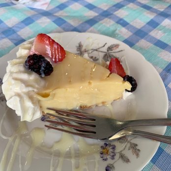 Melanie's Seafood - Key lime pie - Seafood Near Me - Lake Wales, Florida Melanie's Seafood - Key lime pie - Seafood Near Me - Lake Wales, Florida