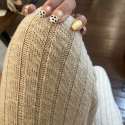 Pretty Q Nails and Spa - Nails over 2.5 weeks old still look new!