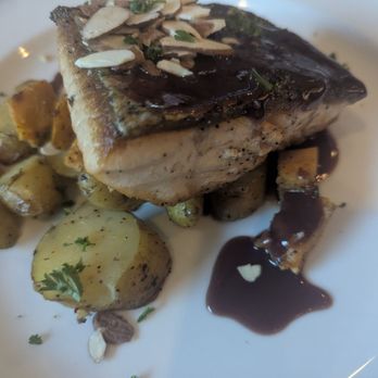 Edgar's Grille - Salmon Entree - New American Near Me - Augusta, Georgia