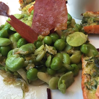 Ciel de Paris - Frozen shrimp with over cooked peas. - Modern European Near Me - Paris, 75 Ciel de Paris - Frozen shrimp with over cooked peas. - Modern European Near Me - Paris, 75