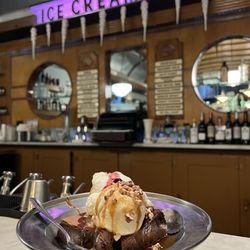 The Ice Cream Bar - Brownie sundae