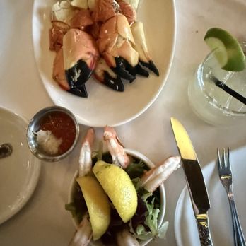 Billy's Stone Crab Restaurant - 5 large crab claws and jumbo shrimp - Seafood Near Me - Hollywood, Florida Billy's Stone Crab Restaurant - 5 large crab claws and jumbo shrimp - Seafood Near Me - Hollywood, Florida
