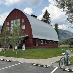Teton Raptor Center - The place