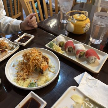 Momo Sushi - Sushi Bars Near Me - Alexandria, Virginia Momo Sushi - Sushi Bars Near Me - Alexandria, Virginia