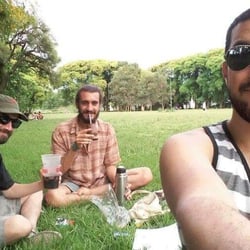 Facultad de Agronomia UBA - Sede Villa Devoto - Matecitos, fernet y reunión de producción al aire libre
