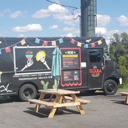 La Tequila Jalisco - Food truck with picnic tables