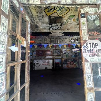 Patties - Inside/Outside area - Dive Bars Near Me - Scottsdale, Arizona Patties - Inside/Outside area - Dive Bars Near Me - Scottsdale, Arizona