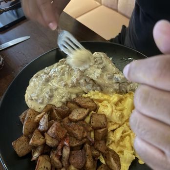 Julep Cast Iron Kitchen + Drink - Country biscuits - New American Near Me - Brea, California Julep Cast Iron Kitchen + Drink - Country biscuits - New American Near Me - Brea, California