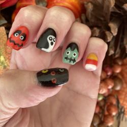 Pura Vida Day Spa & Salon - Halloween nails by Teresa she does an Amazing Job ! Kelly