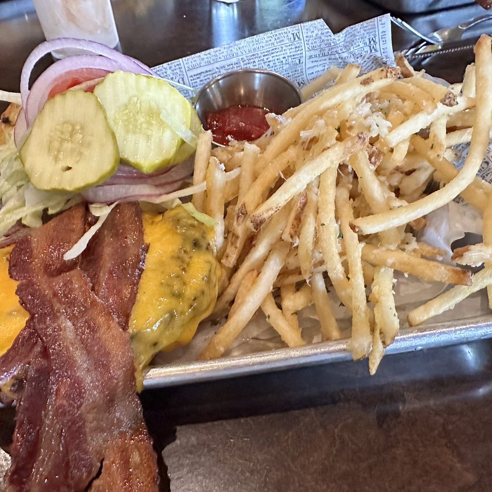 Salt Creek Grille - Cheeseburger with bacon - New American Near Me - Princeton, New Jersey Salt Creek Grille - Cheeseburger with bacon - New American Near Me - Princeton, New Jersey