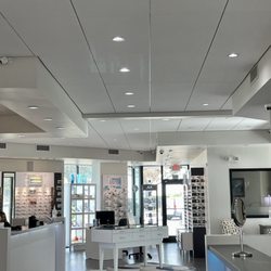 Vision Health Institute - Lobby and glasses selections