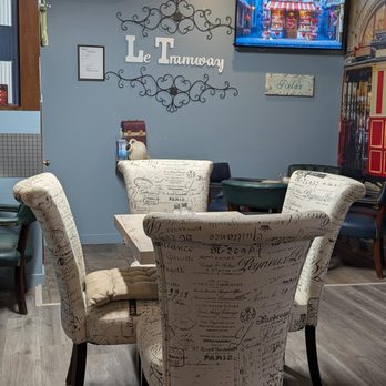 Le TRAMWAY - Unique interior - Cafes Near Me - Edmonton, Alberta
